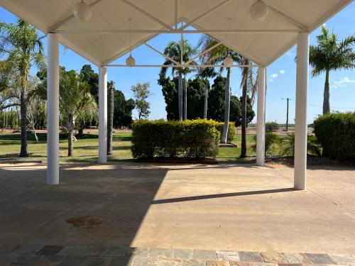 花園, 阿爾伯特公園汽車旅館 (Albert Park Motor Inn) in 朗芮