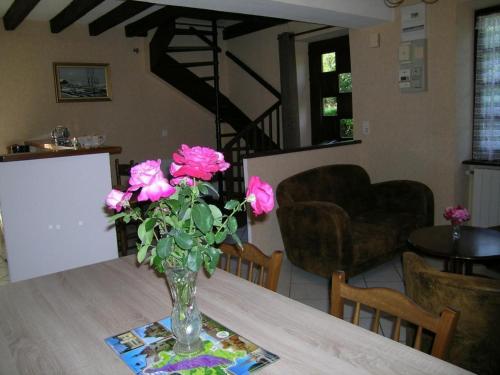 Maison avec jardin, idéal famille, à Bransat - FR-1-489-38 (Maison avec jardin, ideal famille, a Bransat - FR-1-489-38) in Magny-Cours