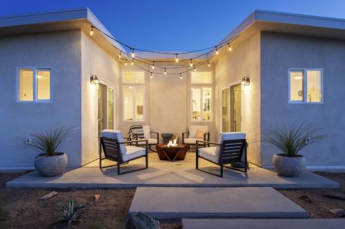 Harvest Moon Hideaway - BBQ, Hammocks & Dark Skies home in Joshua Tree, USA
