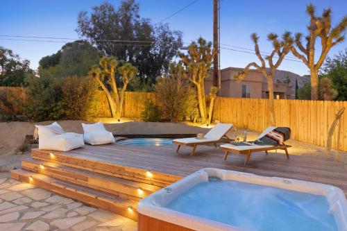 Casa Amarilla- Hot Tub,Firepit,BBQ &Fantastic Yard for Families home in Yucca Valley, USA