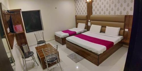 3 twin beds