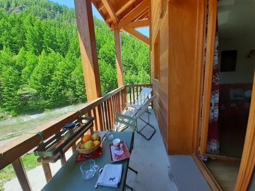 陽台/露台, Appartement au pied des pistes à Molines en Queyras (Appartement au pied des pistes a Molines en Queyras) in 凱哈斯地區莫利納