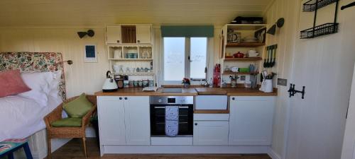 The Lookout Shepherd's Hut