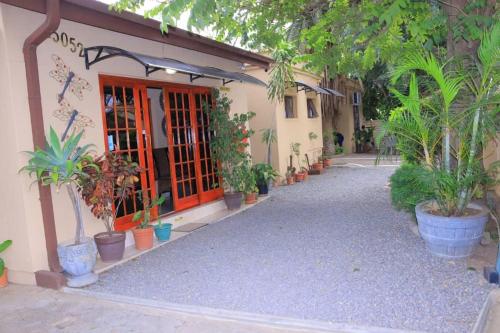 Exterior view, Crown Bed & Breakfast in Francistown
