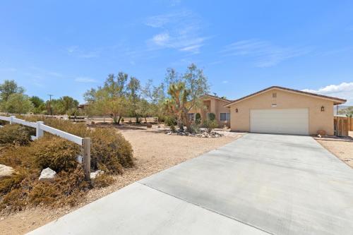 Euphorbia House - Fire Pit, Ping Pong, Tether Ball & Dark Skies home