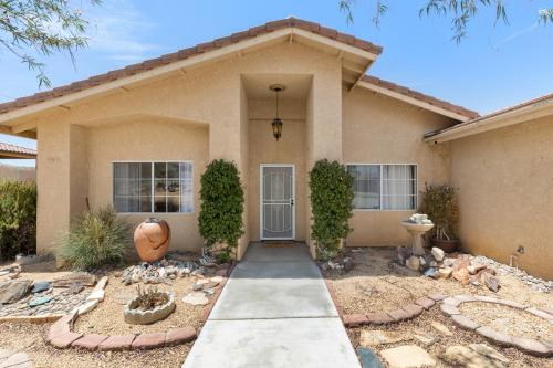 Euphorbia House - Fire Pit, Ping Pong, Tether Ball & Dark Skies home