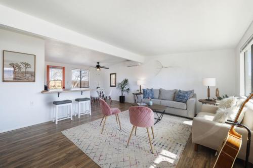 Walpi Ranch - Joshua Tree Getaway with Hot Tub, Fire Pit & BBQ! home