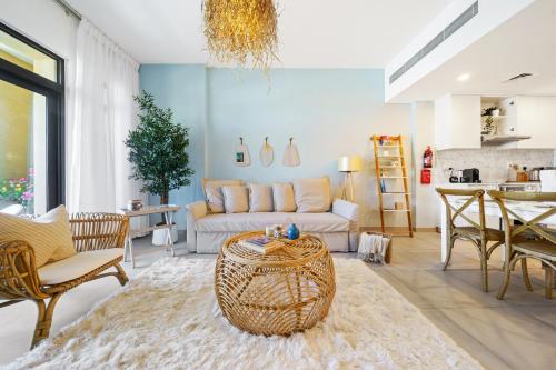 Iconic Views Apt With Balcony Close to the Beach, Dubai (photo 3)