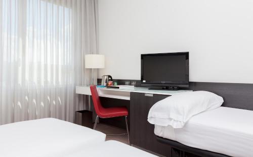 Triple Room with long stay parking
