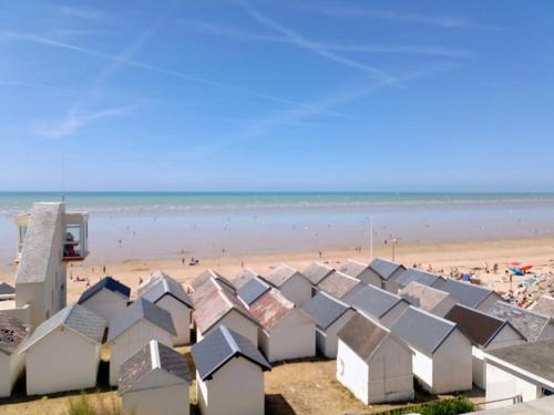 Beach apartment with stunning sea views - Location saisonnière - Carolles