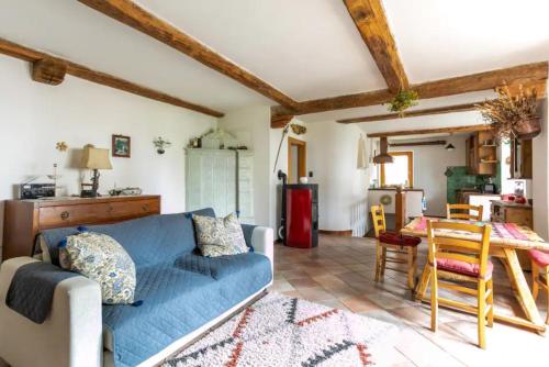 2 bedrooms, 5 beds