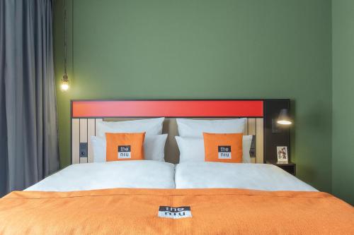 Holiday Inn - the niu, Amity Potsdam by IHG Room Type - Premium Queen Room