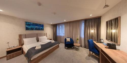 Hotel Foldana Room Type - Standard Queen Room