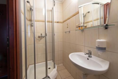 Hotel Grand Felix – Krakow, WY