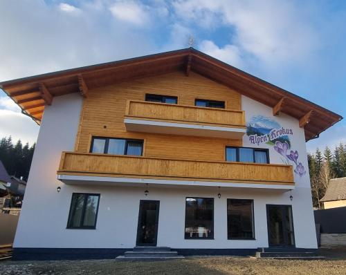 Alpen Krokus - Accommodation - Yablunytsya