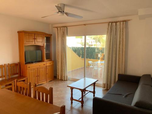 Kione Anamar - image 6