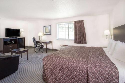 Super 8 by Wyndham Cedar Falls in Cedar Falls, USA