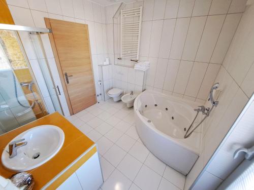 Hotel Brotnjo - image 14