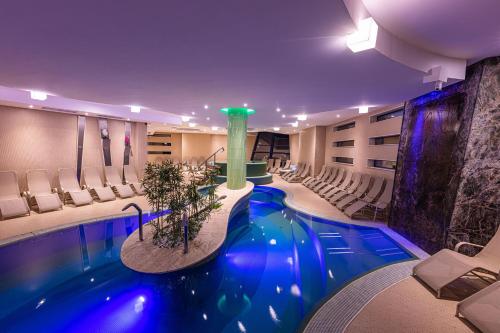 Swimming pool, Vital Hotel Nautis in Gárdony