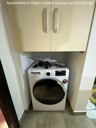 Apartament cu 2 camere/Curte privata/La parter/Lux oferim factura in 博托沙尼