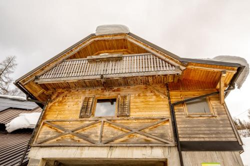 プラニナ・ポド・ゴリツァ Apartments Farm House Uric 4つ星 ゲストハウス プール