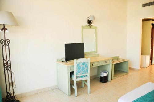 Queen Sharm Aqua Park Hotel