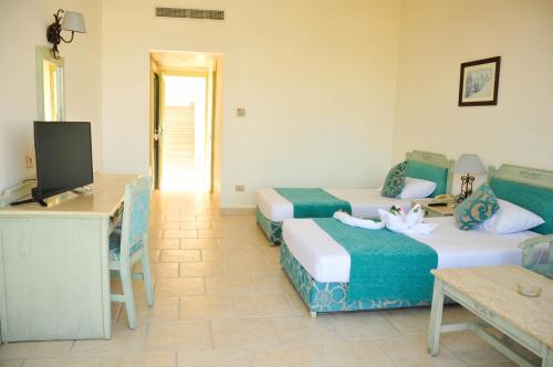 Queen Sharm Aqua Park Hotel