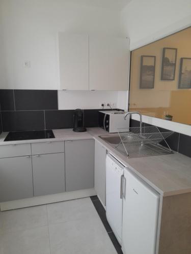 라니옹 17, face à la gare (17, face a la gare) 4성급 게스트하우스 로비