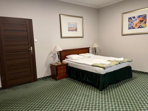 Hit Hotel