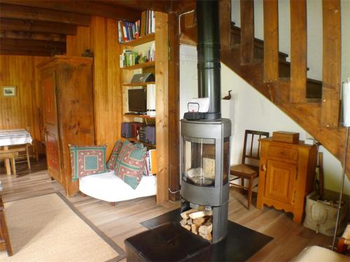 Chalet Savoyard à Morillon, 200m des pistes, 8-9 pers, confortable et bien équipé
