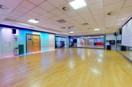 Village Hotel Hull - image 10