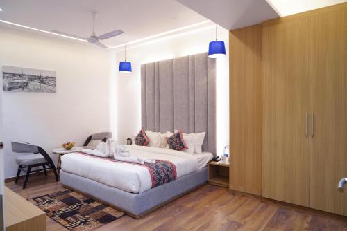 Hotel Luxurio by Shree Hari Hotels