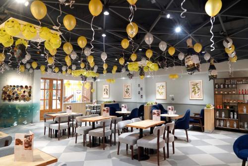 ห้องอาหาร, Hotel Luxurio ( In-House Barista Cafe, Near Golden Temple ) in อมฤตสาร์