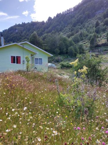 casa a 13km de coyhaique camino lago atravesado últimos 300 metros para vehículos 4x4