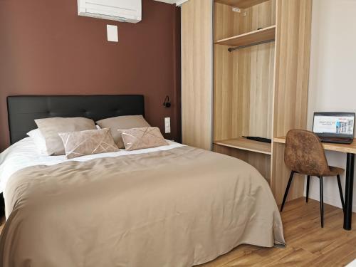 Deluxe Double Room with Bath