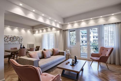 Urban Heights 3BD Apt, next to Hilton, Athènes