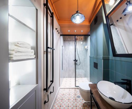 5 Vintage Guest House - main image