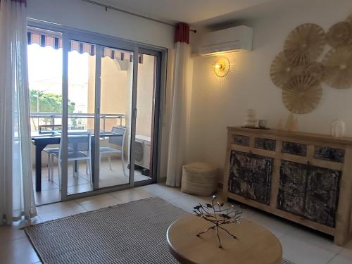 Frejus Plage Le Capitole T2 35m2 Climatise balcon - Apartment - Fréjus