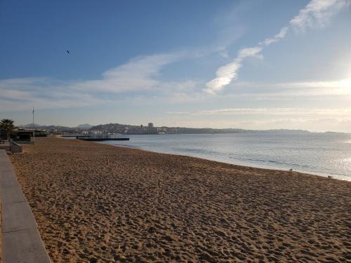Frejus Plage Le Capitole T2 35m2 Climatise balcon near Le Provencal