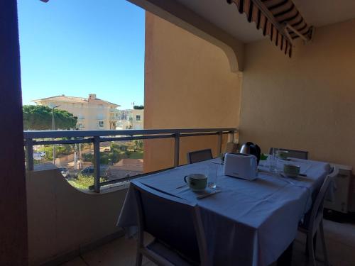 Balcony/terrace, Frejus Plage Le Capitole T2 35m2 Climatise balcon near Le Provencal