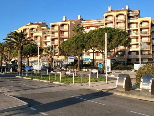 Frejus Plage Le Capitole T2 35m2 Climatise balcon near Le Provencal