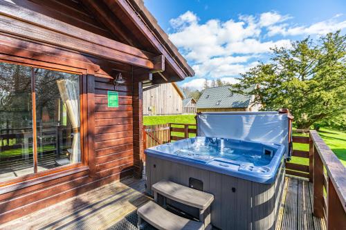 Lady Galloway Lodge 27 with Hot Tub Newton Stewart - main image