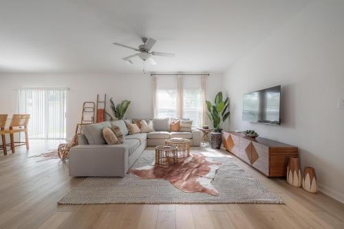 New Construction 1 mile from Downtown Ybor City near Ybor Városi Állami Múzeum