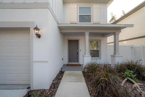 New Construction 1 mile from Downtown Ybor City near Ybor Városi Állami Múzeum