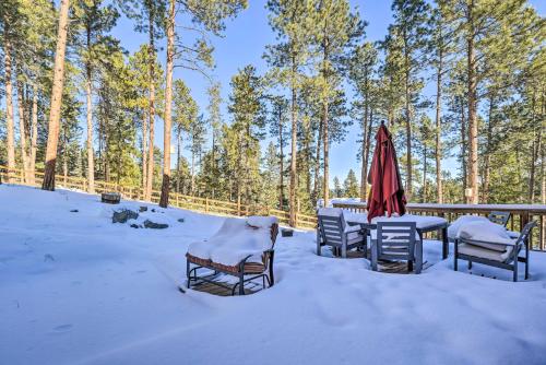 Expansive Evergreen Home with Hot Tub and Deck! in Evergreen (CO)