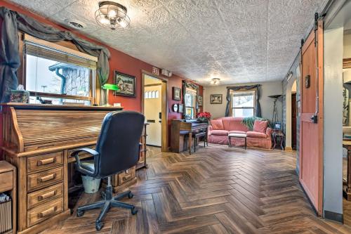 Pet-Friendly Bartlett Farmhouse with Deck! in Hanover Park (IL)
