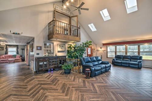 Pet-Friendly Bartlett Farmhouse with Deck! in Hanover Park (IL)