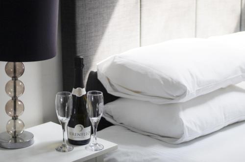 Superior Double Room image 5