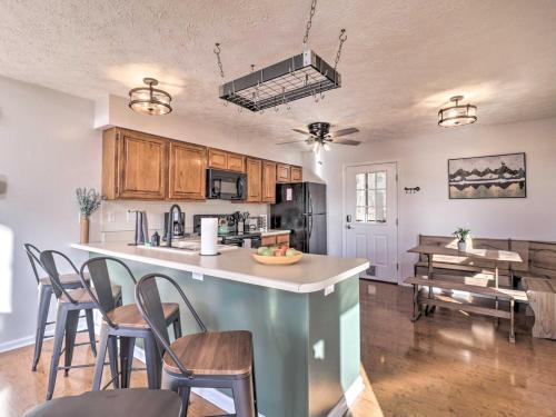 Massanutten Resort Cabin Walk to Amenities in McGaheysville, USA