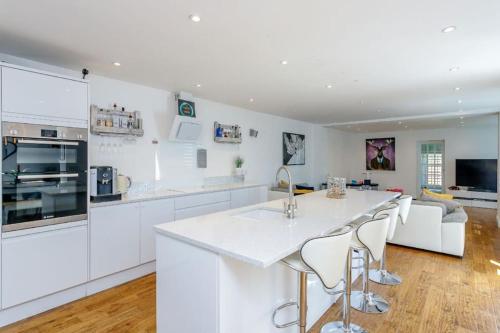 Northampton Modern Oasis - Spacious & Stylish